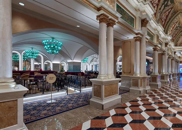Top 18+ Hotels in Las Vegas for Upscale Indulgence