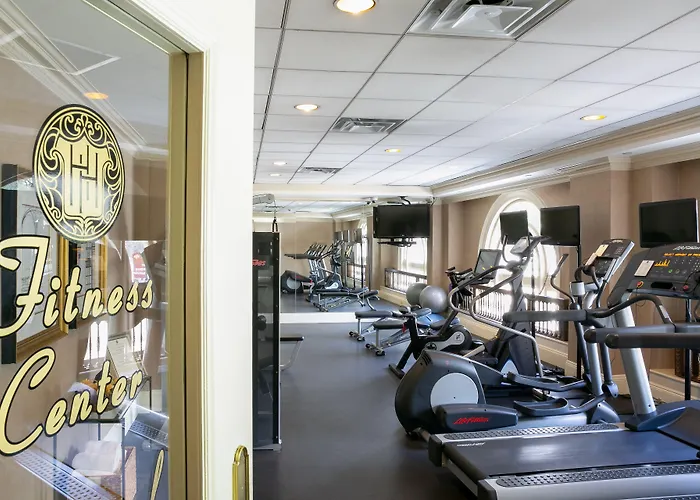 Best Hotels near Bridgestone Arena in Nashville
